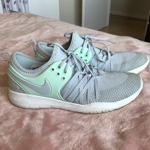 Nike free slip on runners